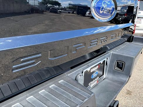 Used 2017 Ford F250 Lariat w/ Lariat Ultimate Package AWD/4WD image 10