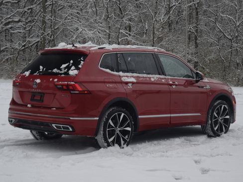 Used 2024 Volkswagen Tiguan SEL R-Line image 27