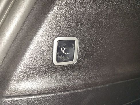 Used 2025 Chrysler Pacifica Select FWD image 9