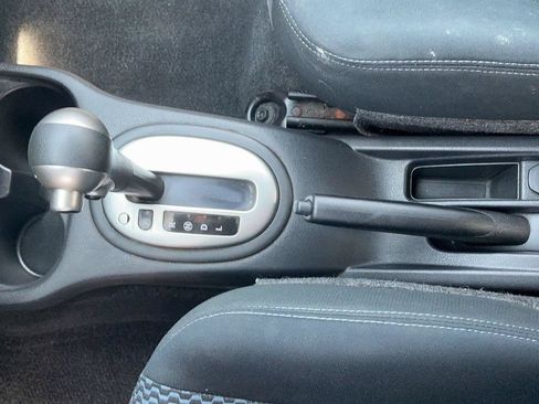 Used 2016 Nissan Versa Note SV FWD image 23