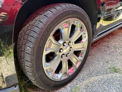 Used 2017 Chevrolet Suburban Premier AWD/4WD image 7