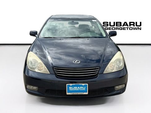 Used 2003 Lexus ES 330 w/ Premium Pkg FWD image 2