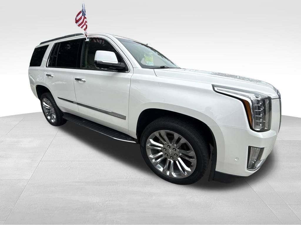 Used 2017 Cadillac Escalade Luxury AWD/4WD image 11