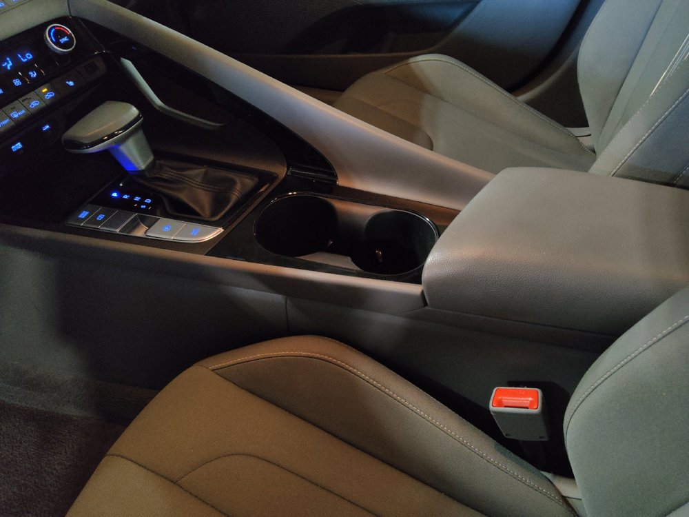 Used 2025 Hyundai Elantra SEL FWD image 26