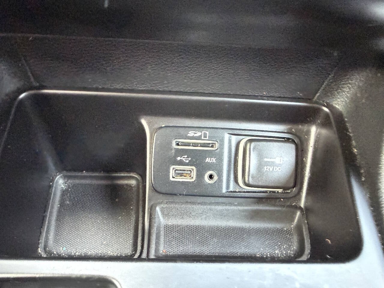 Used 2014 Jeep Cherokee Sport FWD image 19
