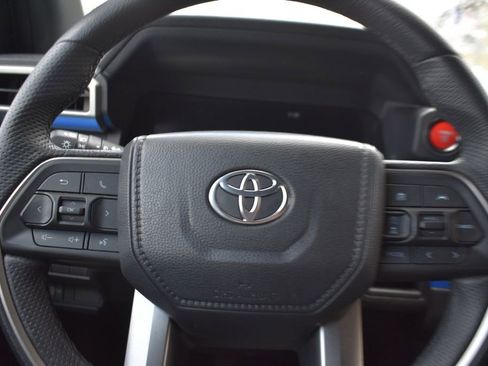 Used 2025 Toyota Tacoma TRD Off-Road AWD/4WD image 14