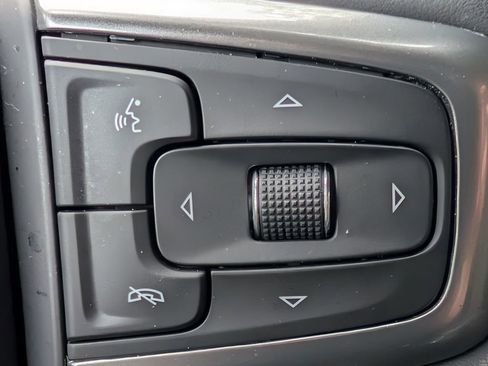 Used 2025 Chevrolet Silverado 1500 LT Trail Boss w/ LPO, Dark Essentials Package AWD/4WD image 19