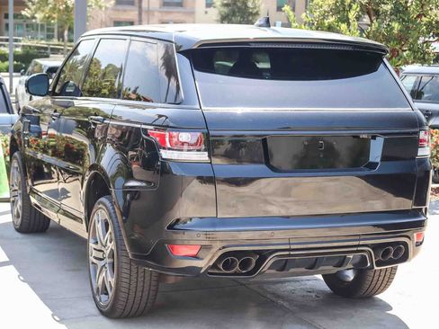 Used 2017 Land Rover Range Rover Sport SVR AWD/4WD image 4