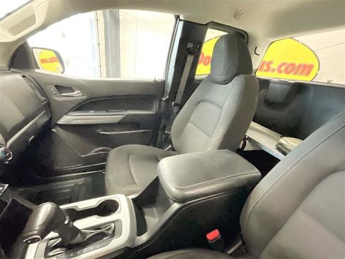 Used 2020 Chevrolet Colorado LT w/ Safety Package image 12
