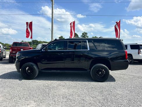 Used 2019 Chevrolet Suburban LT AWD/4WD image 21