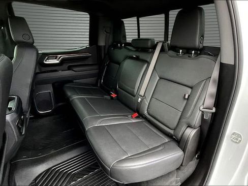 Used 2025 Chevrolet Silverado 1500 LT Trail Boss w/ LT Trail Boss Premium Package AWD/4WD image 23