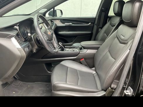 Certified 2023 Cadillac XT5 Premium Luxury AWD/4WD image 2