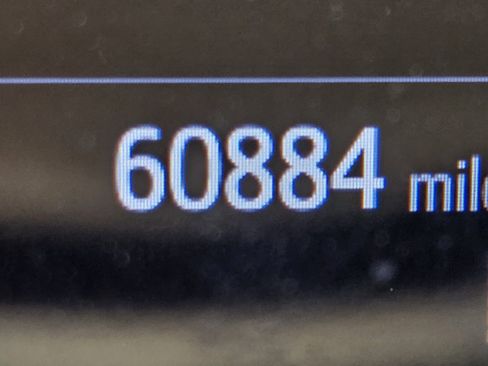 Used 2020 Toyota C-HR XLE image 18