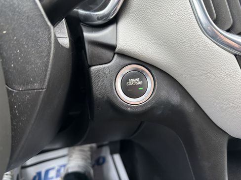 Used 2023 Chevrolet Equinox LS w/ LS Convenience Package image 17