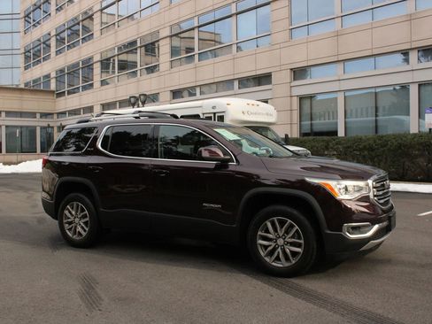 Used 2017 GMC Acadia SLE w/ Driver Alert Package I AWD/4WD image 2