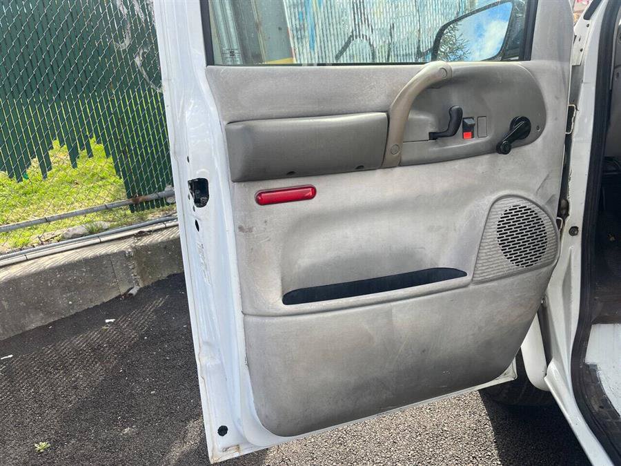 Used 2004 Chevrolet Astro RWD image 7