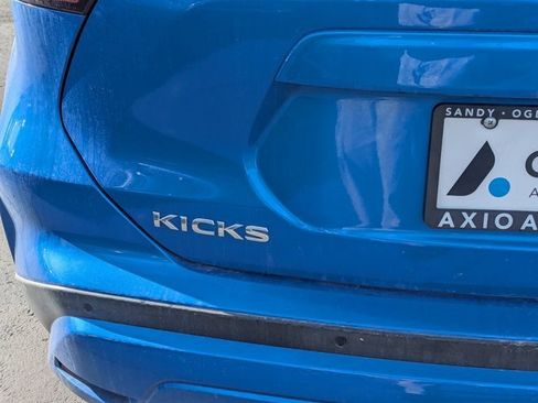 Used 2021 Nissan Kicks S image 4