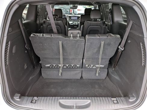 Used 2025 Chrysler Pacifica Select image 7