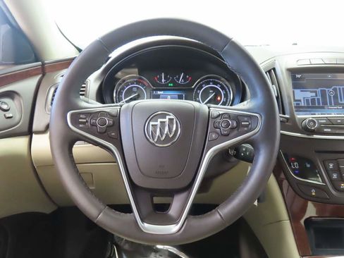 Used 2016 Buick Regal image 9