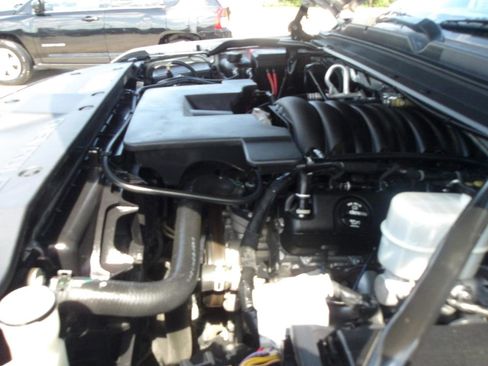 Used 2017 Chevrolet Tahoe LT RWD image 28