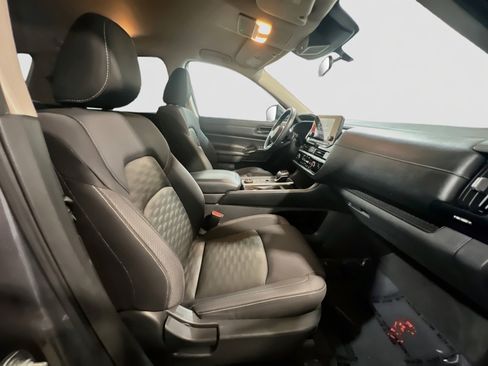 Used 2023 Nissan Pathfinder SV AWD/4WD image 20