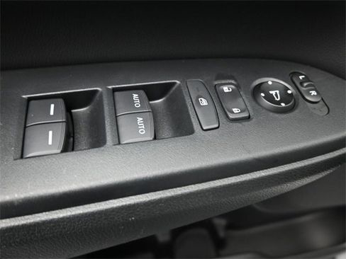 Used 2020 Honda CR-V Touring image 21