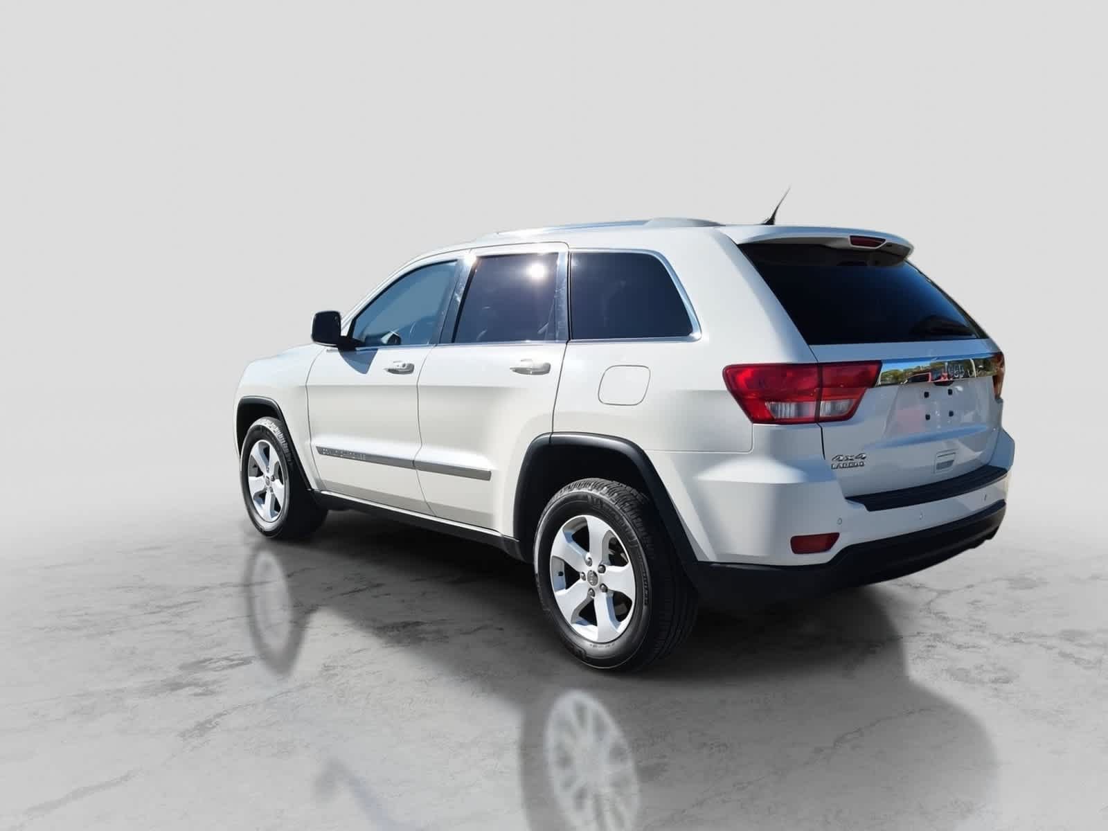 Used 2012 Jeep Grand Cherokee Laredo AWD/4WD image 6
