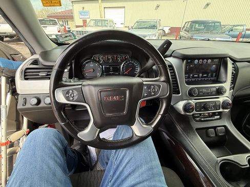 Used 2019 GMC Yukon SLE w/ Convenience Package AWD/4WD image 13