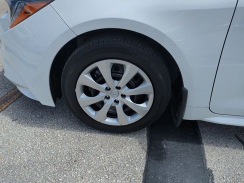 Certified 2025 Toyota Corolla LE FWD image 22
