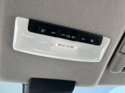 New 2025 Nissan Kicks Play S image 31