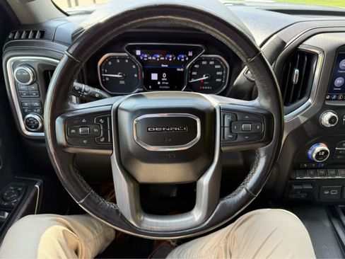 Used 2022 GMC Sierra 3500 Denali w/ Technology Package AWD/4WD image 17