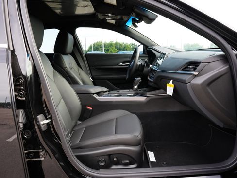 New 2025 Cadillac CT4 Premium Luxury image 31