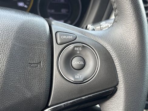 Used 2018 Honda HR-V EX-L image 40