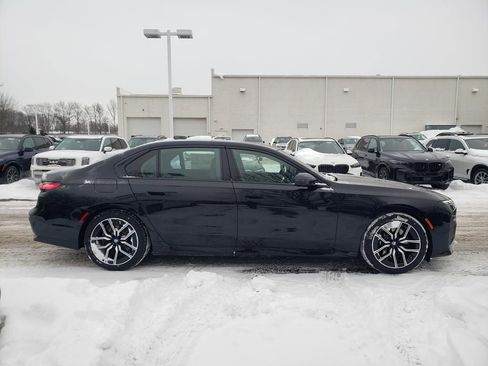 New 2026 BMW 740i xDrive w/ Premium Package image 3