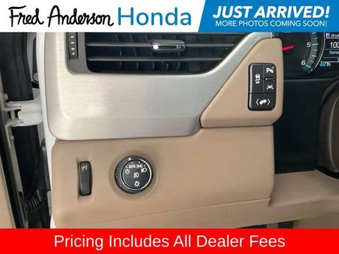 Used 2018 GMC Yukon SLT w/ Premium Edition RWD image 9
