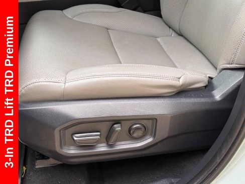 Used 2025 Toyota Tundra SR5 AWD/4WD image 28