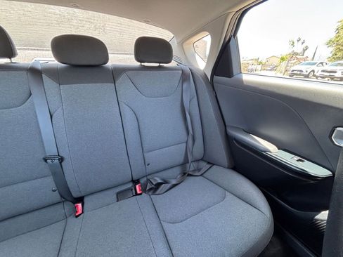 Used 2025 Kia K4 FWD image 37