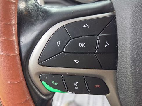 Used 2019 Jeep Grand Cherokee Laredo RWD image 22