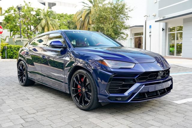 Used 2022 Lamborghini Urus AWD/4WD image 38