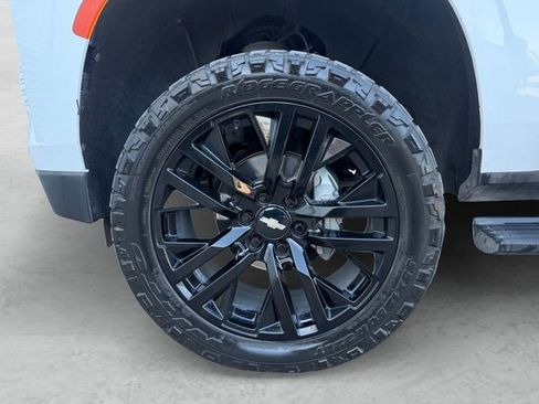 Used 2023 Chevrolet Suburban High Country image 23