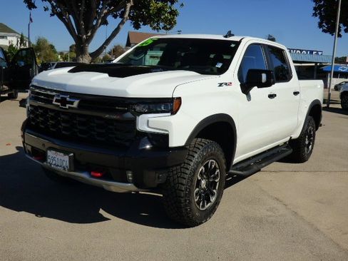 Used 2025 Chevrolet Silverado 1500 ZR2 w/ Technology Package image 37