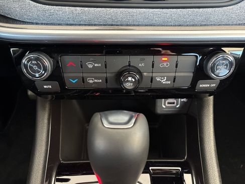 New 2026 Jeep Compass Latitude image 18