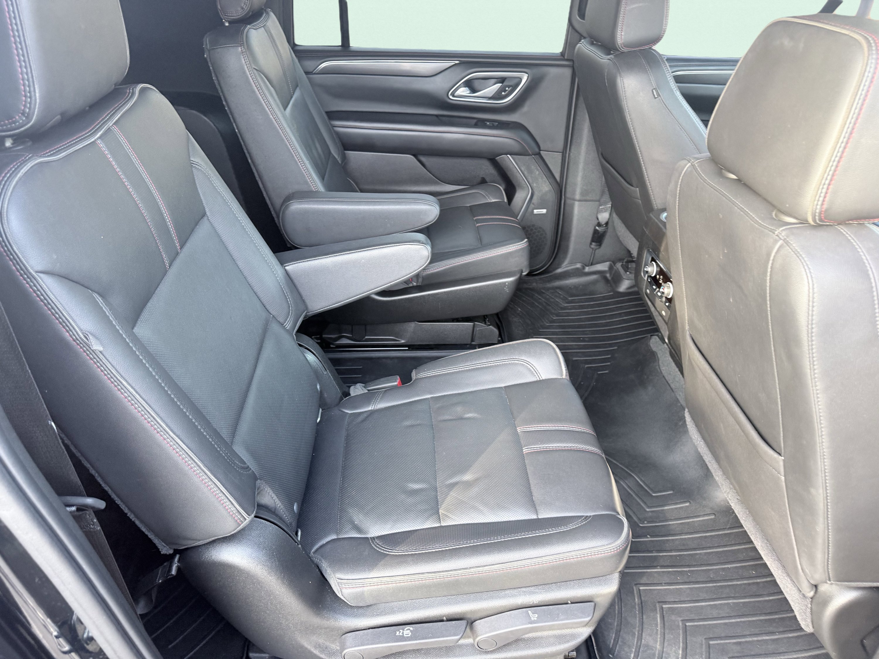 Used 2021 Chevrolet Suburban RST w/ Luxury Package AWD/4WD image 26