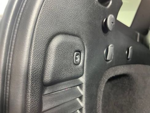 Used 2019 Jeep Grand Cherokee Laredo AWD/4WD image 42