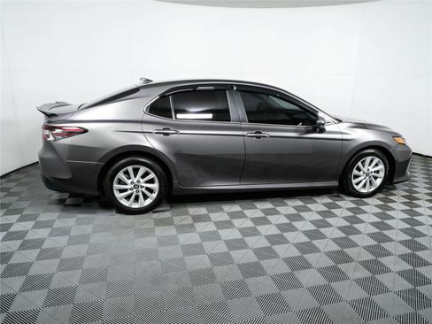 Used 2022 Toyota Camry LE FWD image 2