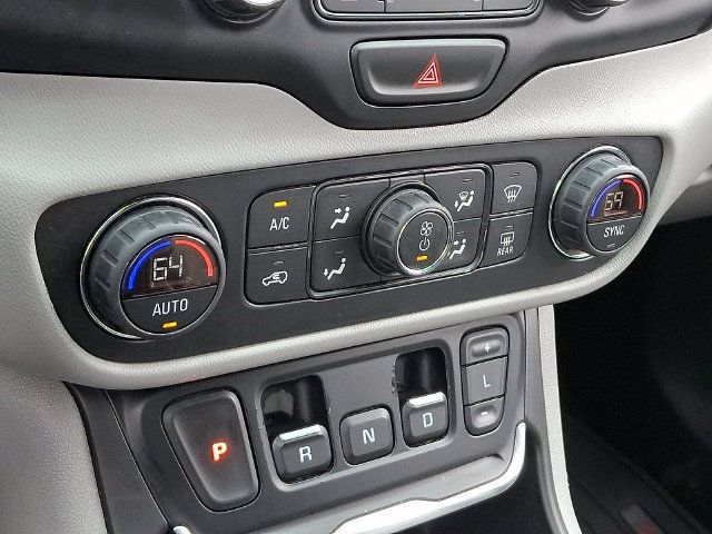 Used 2021 GMC Terrain SLT FWD image 15