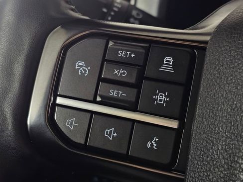 Used 2024 Ford F150 Platinum w/ FX4 Off-Road Package image 39