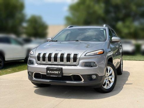 Used 2017 Jeep Cherokee Limited AWD/4WD image 1