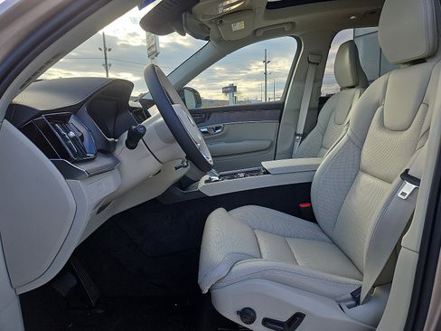 New 2026 Volvo XC90 B6 Ultra w/ Protection Package Premier AWD/4WD image 12