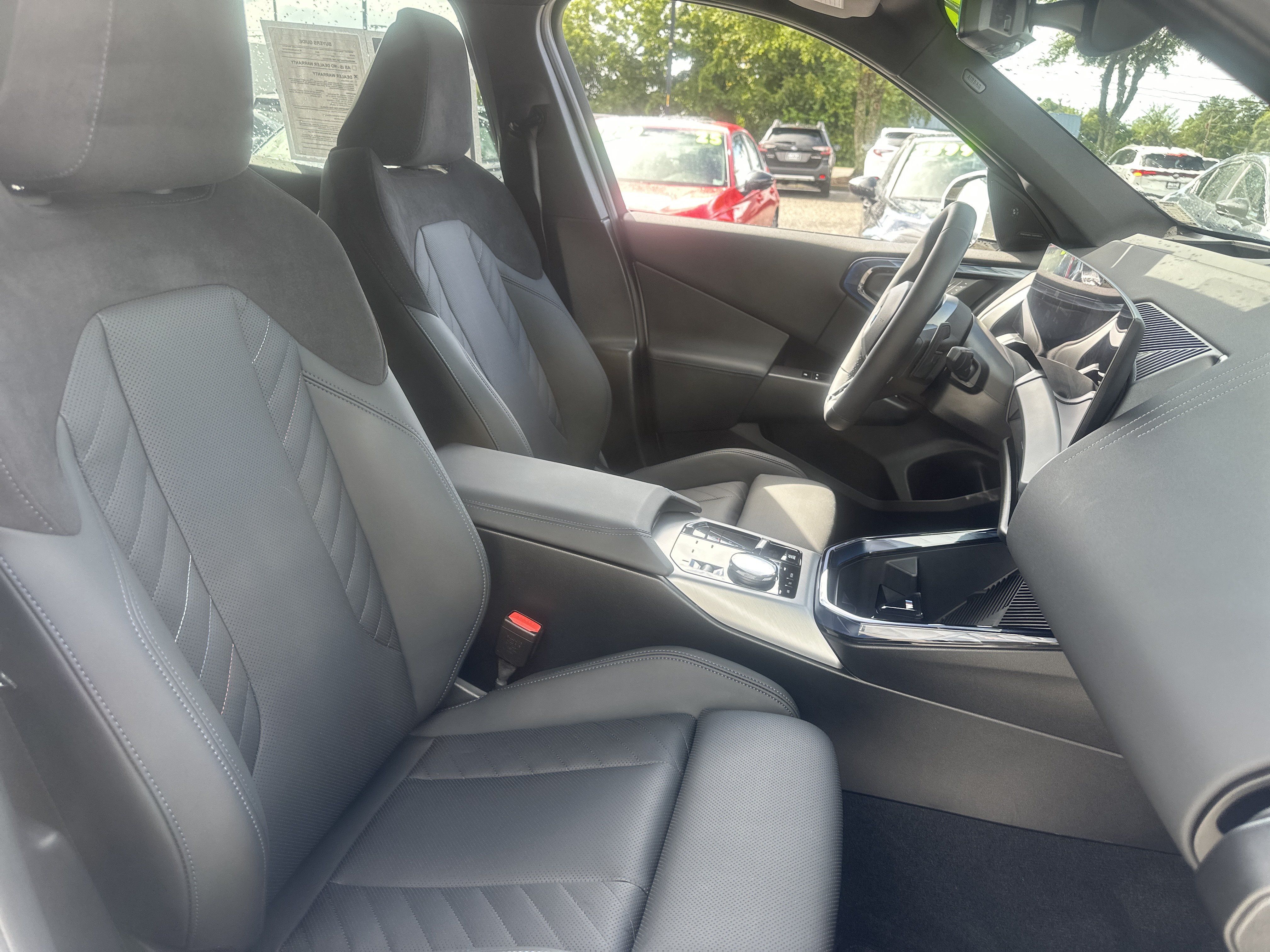 Used 2025 BMW X3 xDrive30i w/ Premium Package AWD/4WD image 13